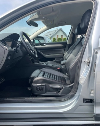 Volkswagen Passat cena 92000 przebieg: 164891, rok produkcji 2019 z Chęciny małe 781